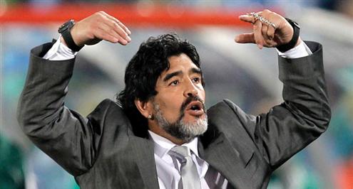 ميسي ومارادونا ومينوتي يقدمون العزاء في وفاة جروندونا
